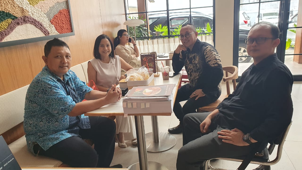 Ibu Madeline-Firma hukum terpercaya di Jakarta Selatan, hasilnya memuaskan dan responsnya cepat.